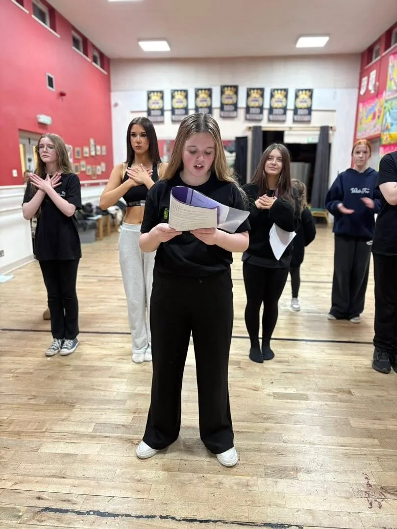 The Hunslet Club Rogues performing arts